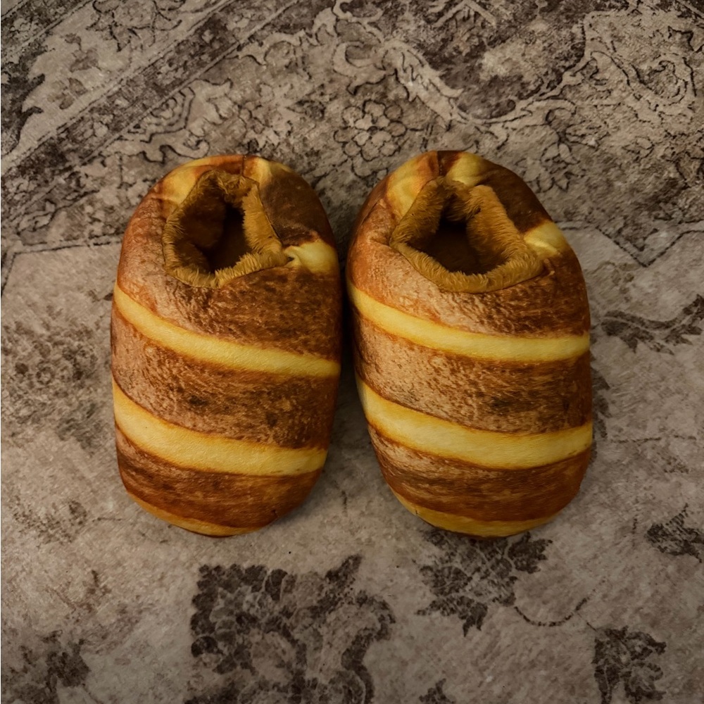 Baguette style slippers men’s